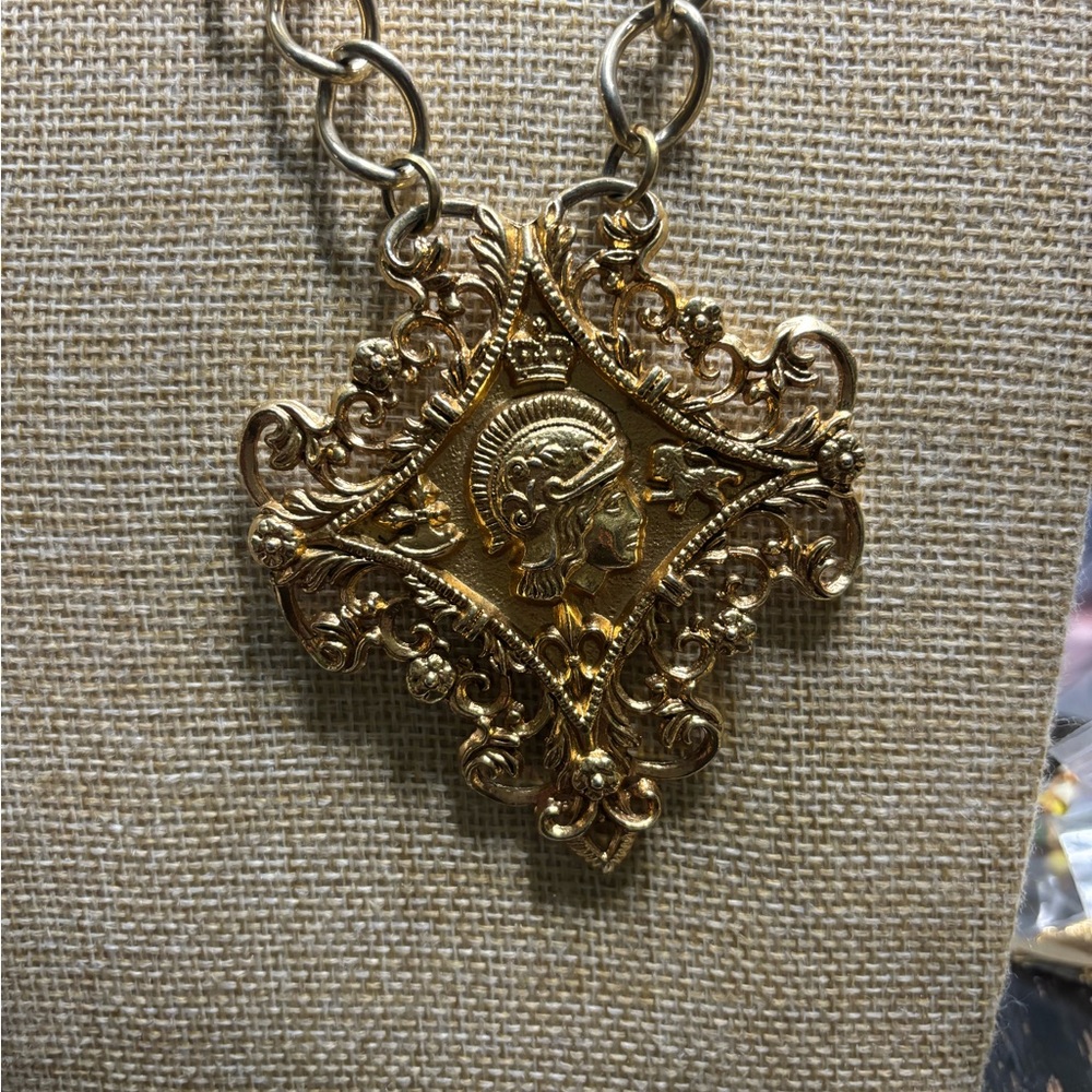 Massive ROMANS head Lion Crown Fleur de Lis Metal Vintage Designer Necklace